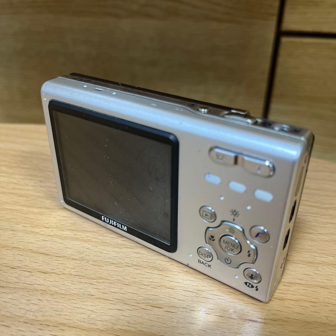 m*8様 【送料無料】FUJIFILM finepix Z5fd デジタルカメラ
