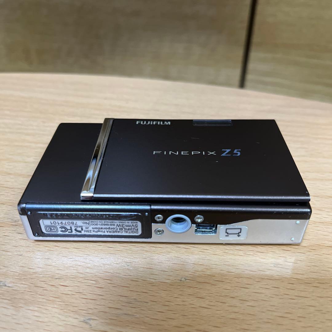 m*8様 【送料無料】FUJIFILM finepix Z5fd デジタルカメラ