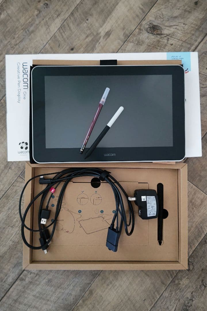 【美品】Wacom One液晶ペンタブレット 本体+保護シート+ペン追加(中古)