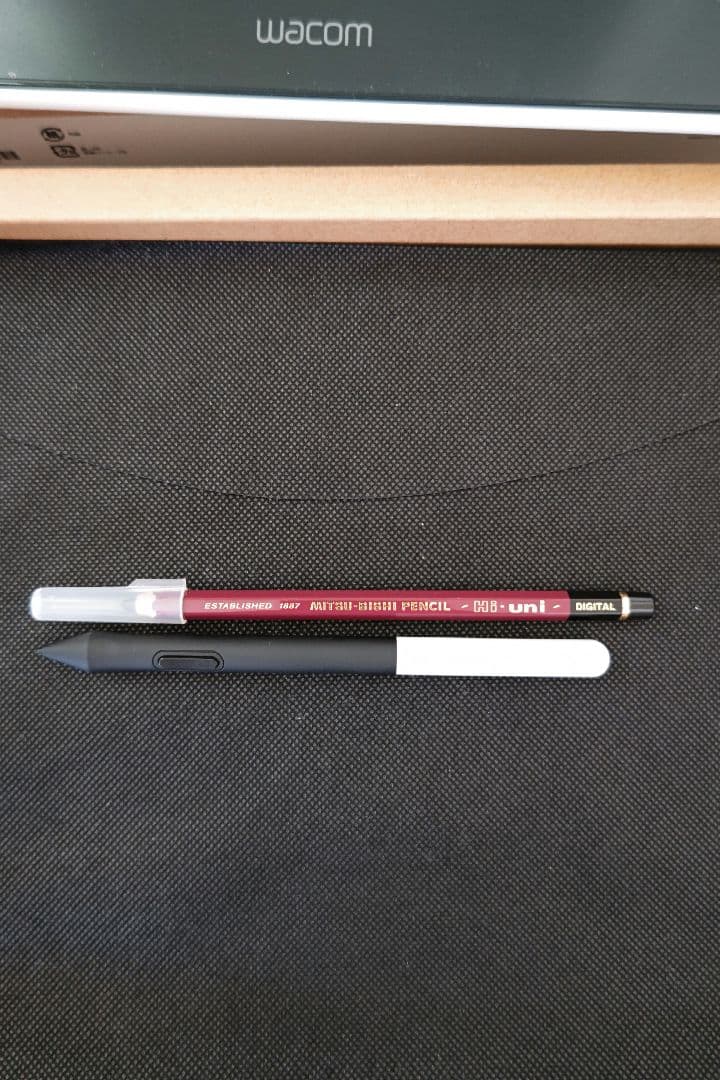 【美品】Wacom One液晶ペンタブレット 本体+保護シート+ペン追加(中古)
