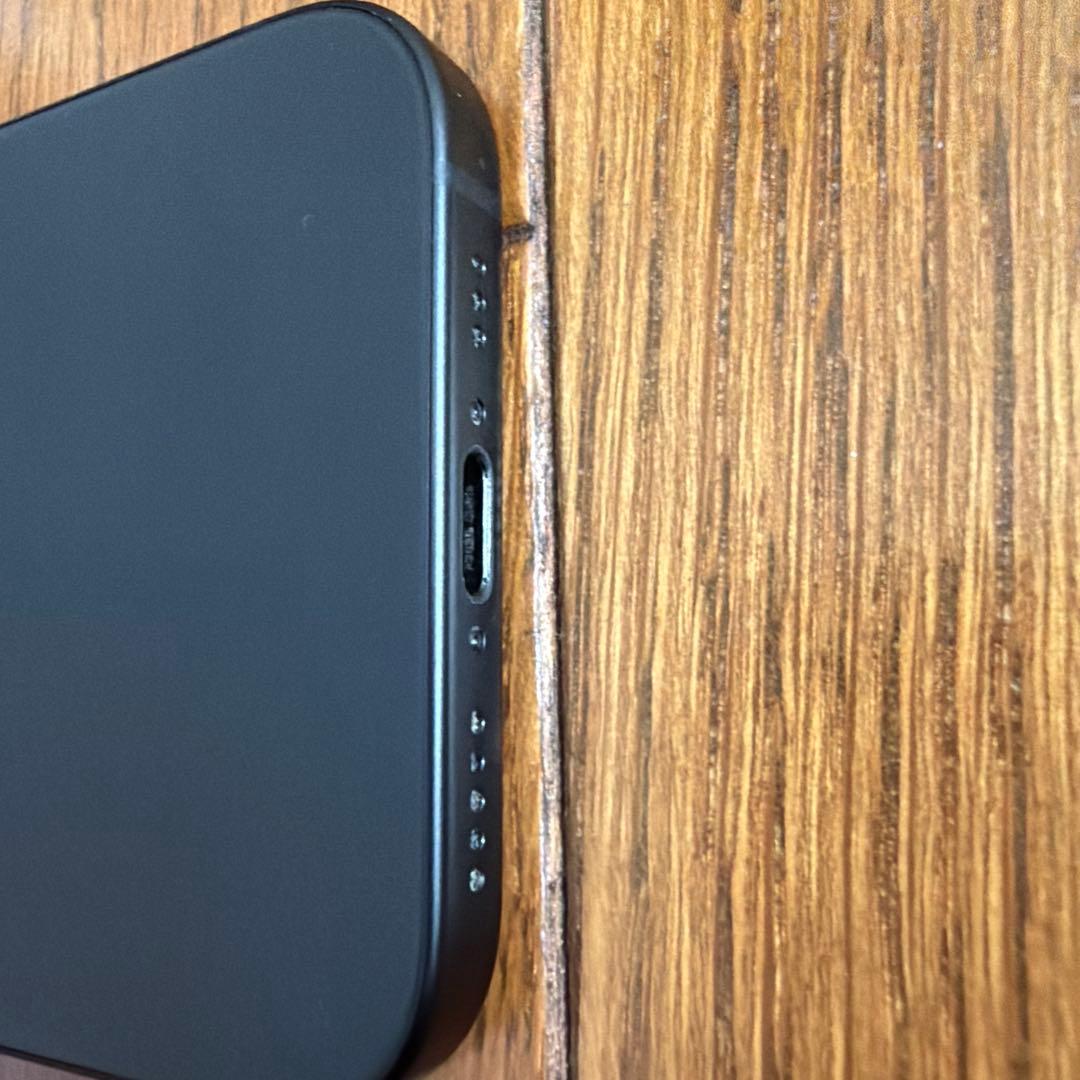Apple iPhone 15 ブラック 本体 充電ケーブル付