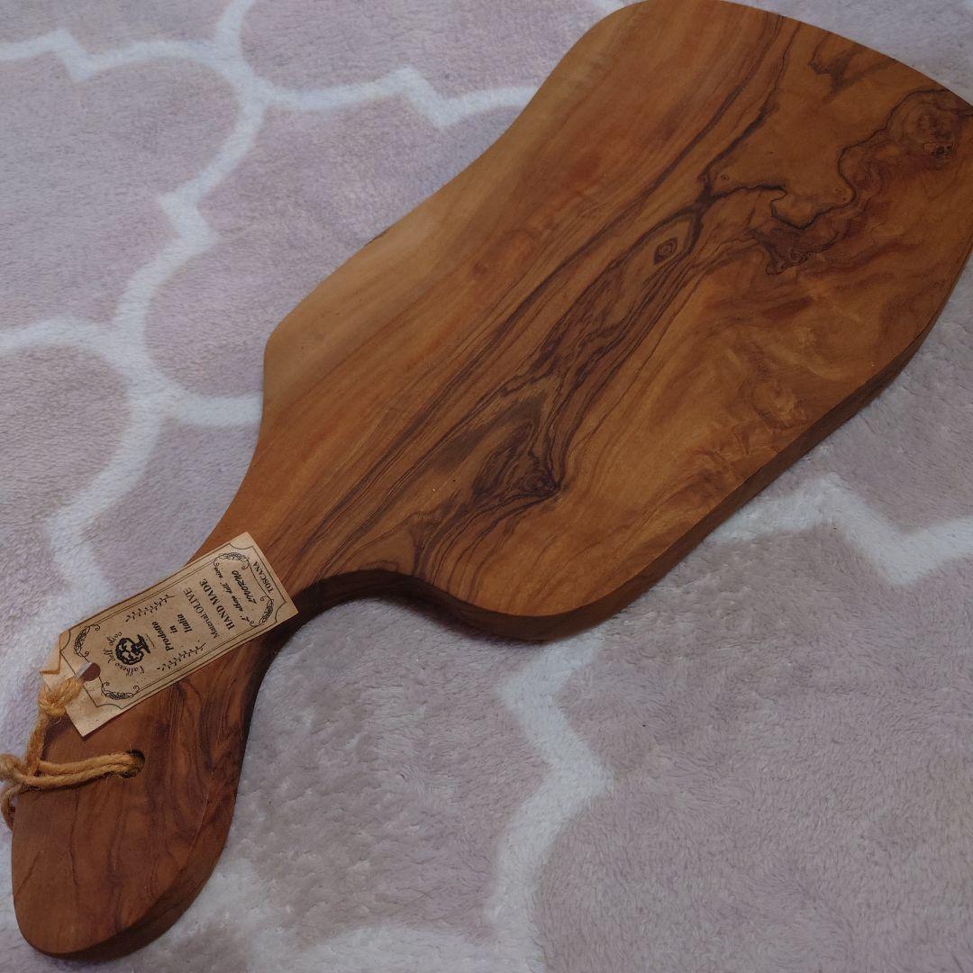 オリーブウッド カッティングボードハンドル付き