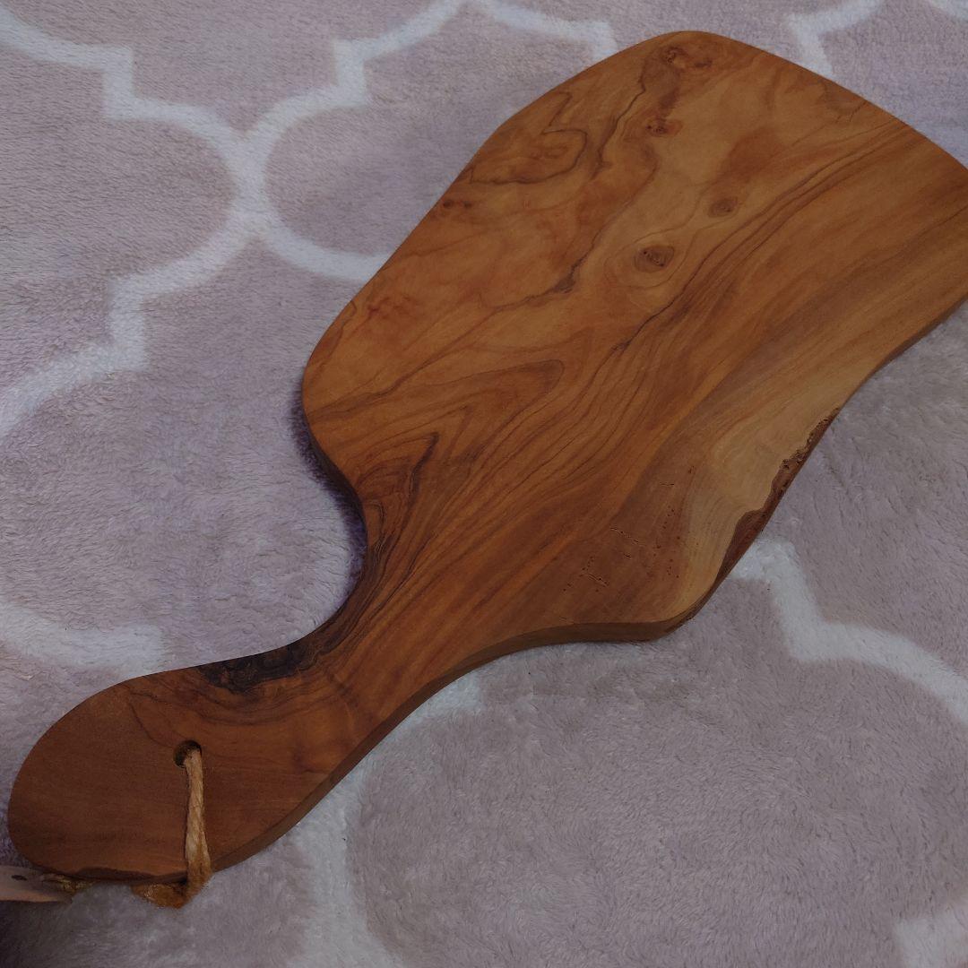 オリーブウッド カッティングボードハンドル付き