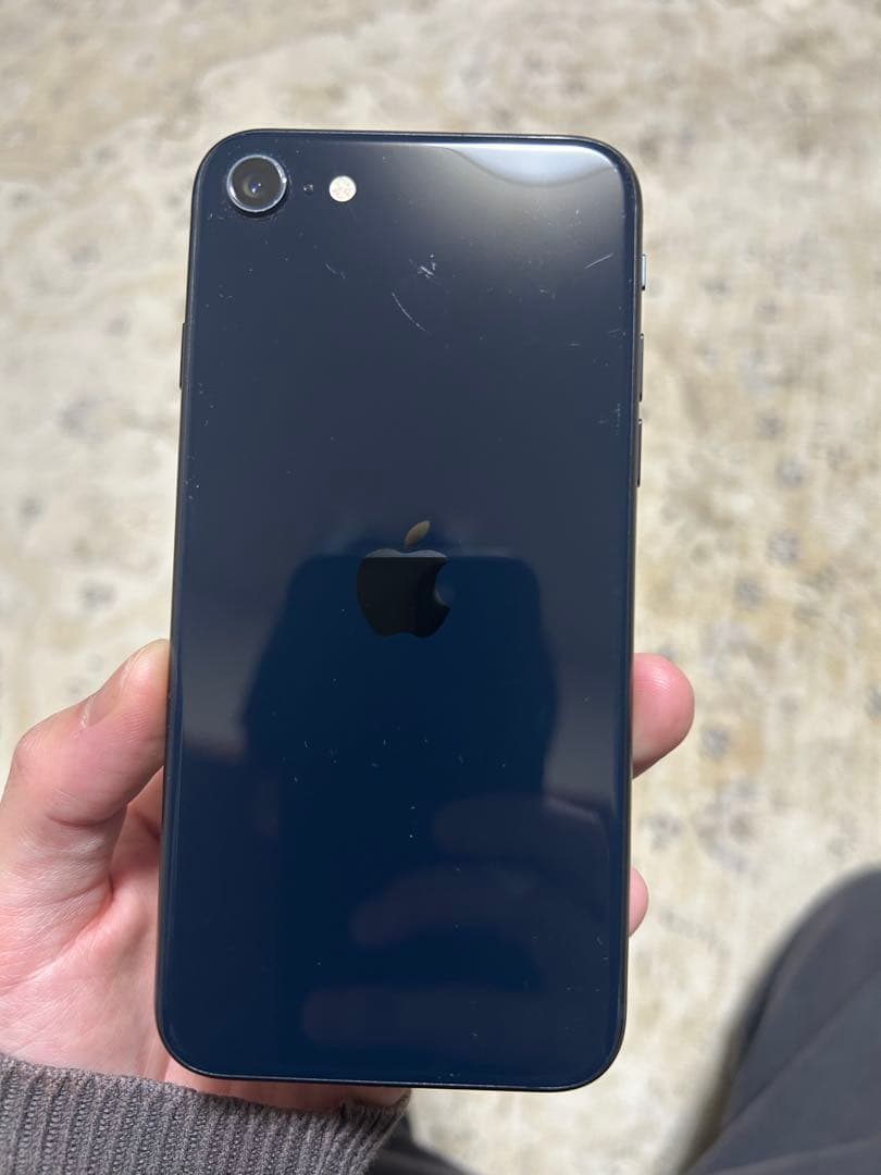 iPhone SE (第3世代) 64GB ミッドナイト　ブラック