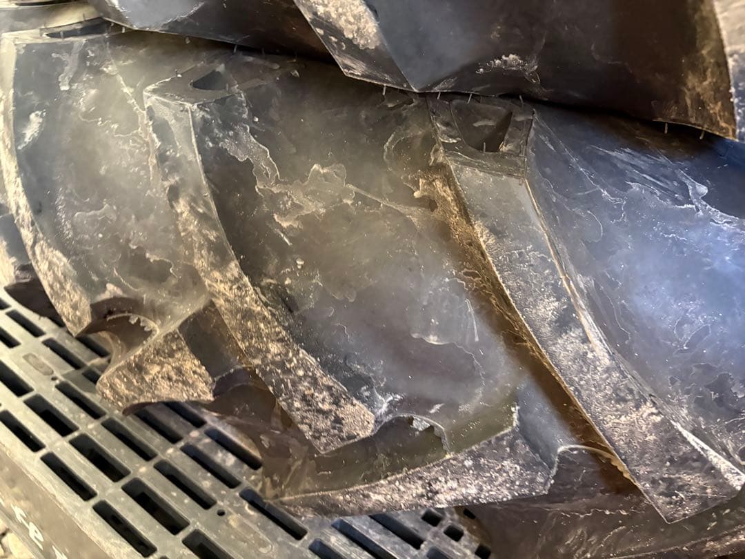 トラクタータイヤ