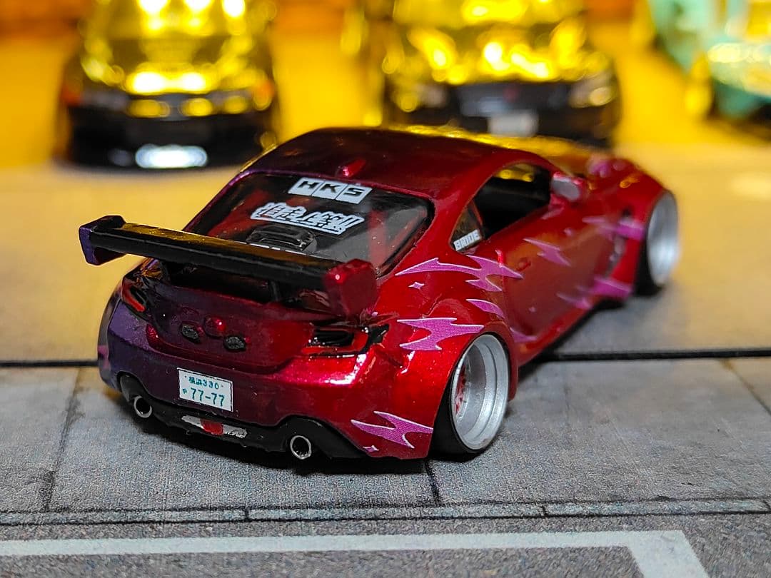 ホットウィールカスタム トヨタ GR86 ドリ車☆赤紫☆深リム☆トミカ改造