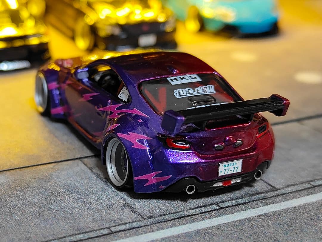 ホットウィールカスタム トヨタ GR86 ドリ車☆赤紫☆深リム☆トミカ改造