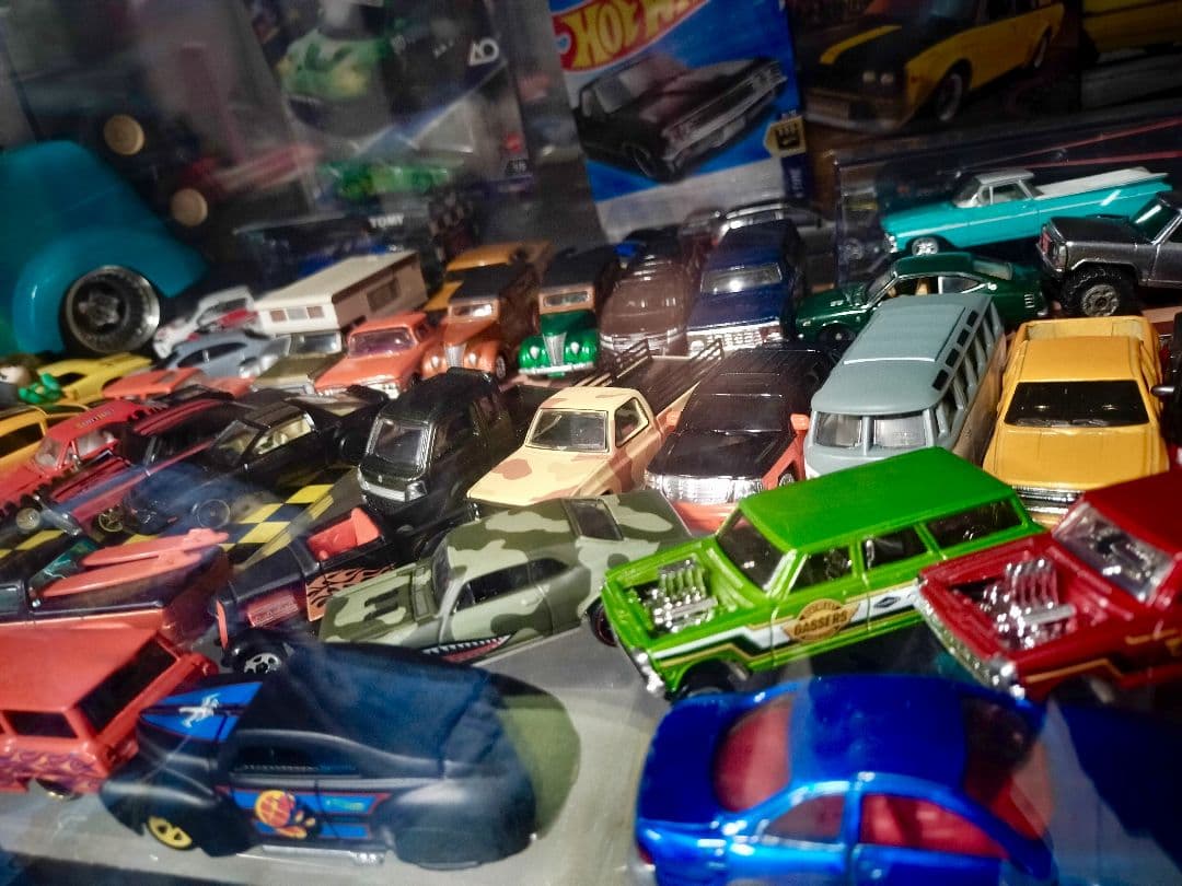 オーダーメイド受付♪ 思い出の愛車をミニカーで完全再現！ レジンジオラマ対応