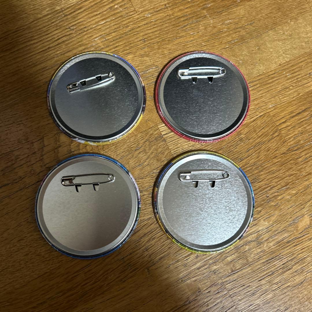 デジモンユニバース　セイバーズ　デジモン20周年記念 ドでか缶バッジ　セット