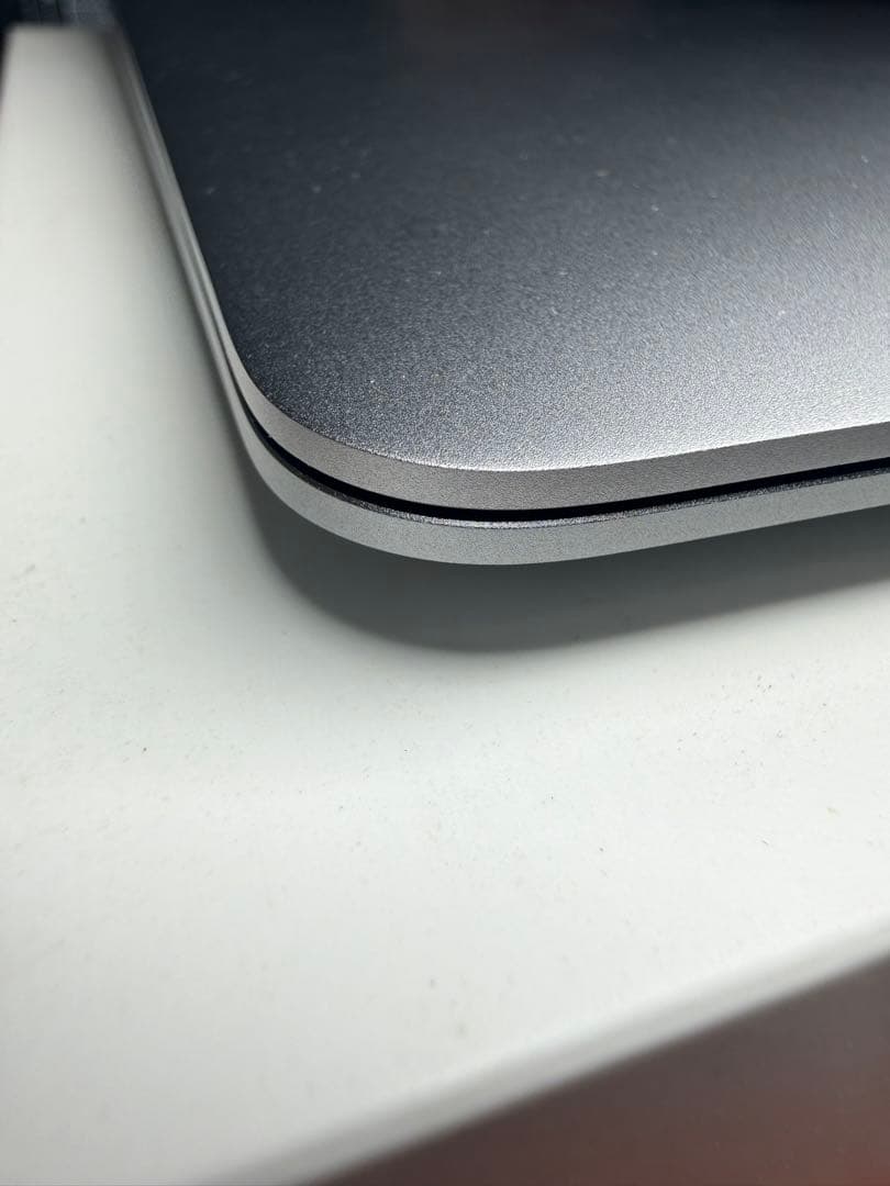 MacBook本体 MacBookAir 2020 i3 8GB 256GB