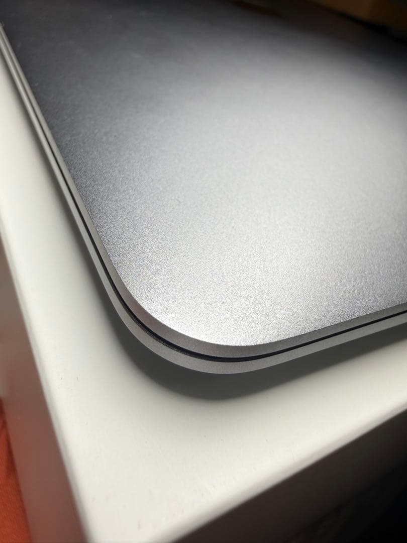 MacBook本体 MacBookAir 2020 i3 8GB 256GB