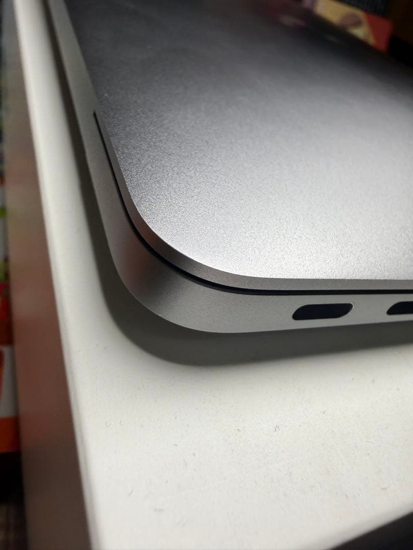 MacBook本体 MacBookAir 2020 i3 8GB 256GB