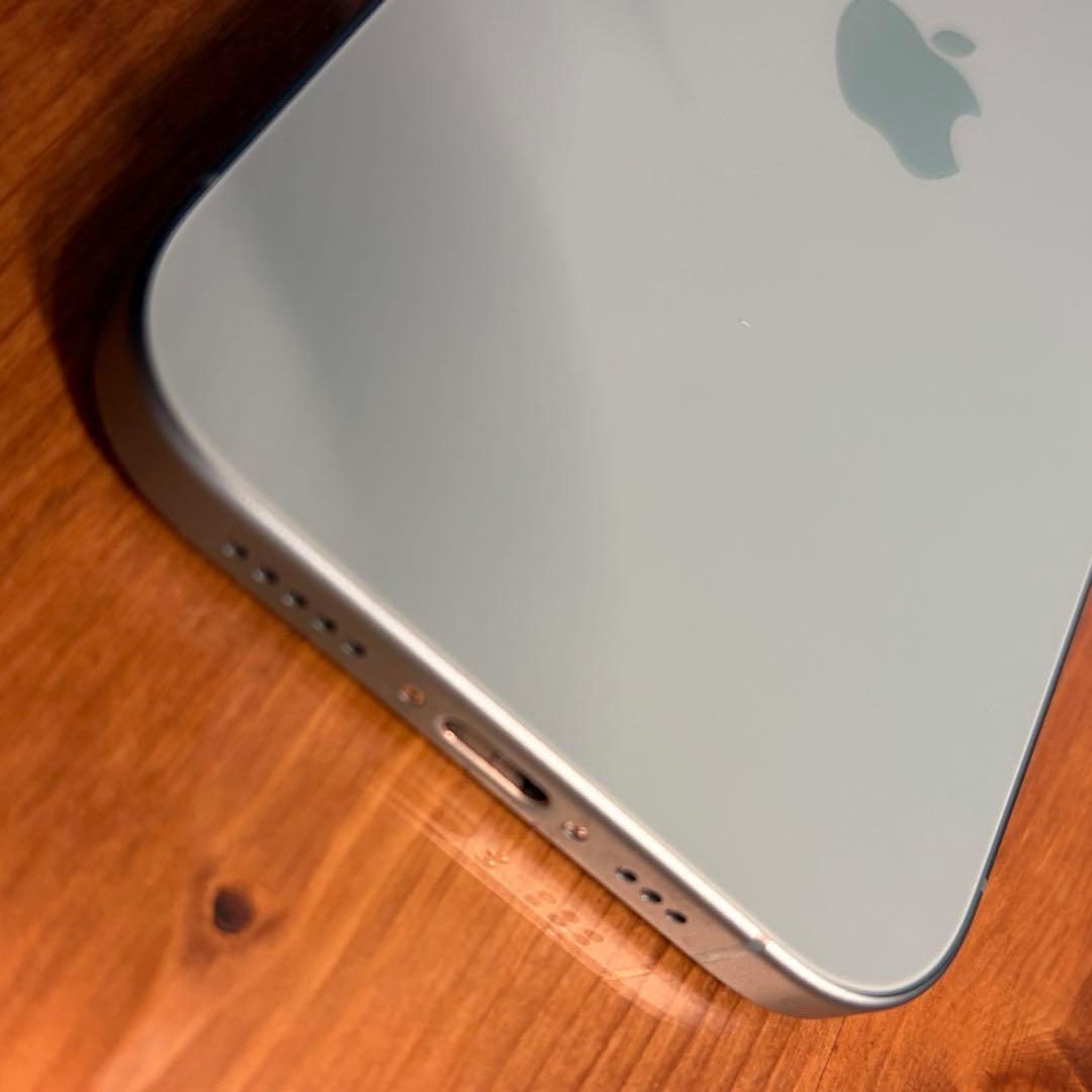 【美品】iPhone16 teal 128GB SIMフリー