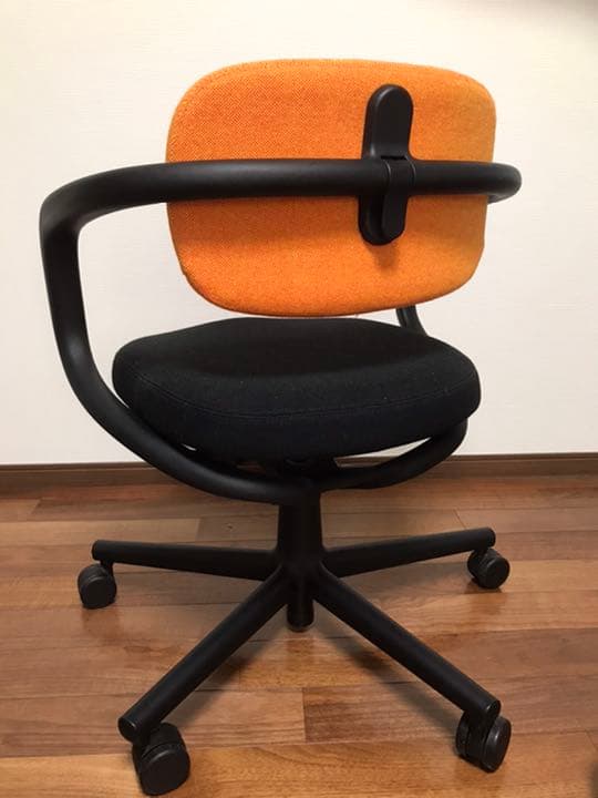 Vitra社 デザインチェア オレンジ【テレワークに最適です】