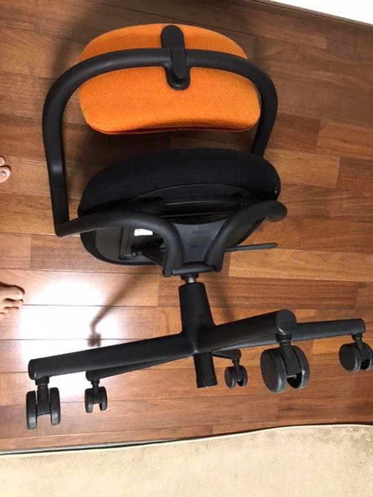 Vitra社 デザインチェア オレンジ【テレワークに最適です】