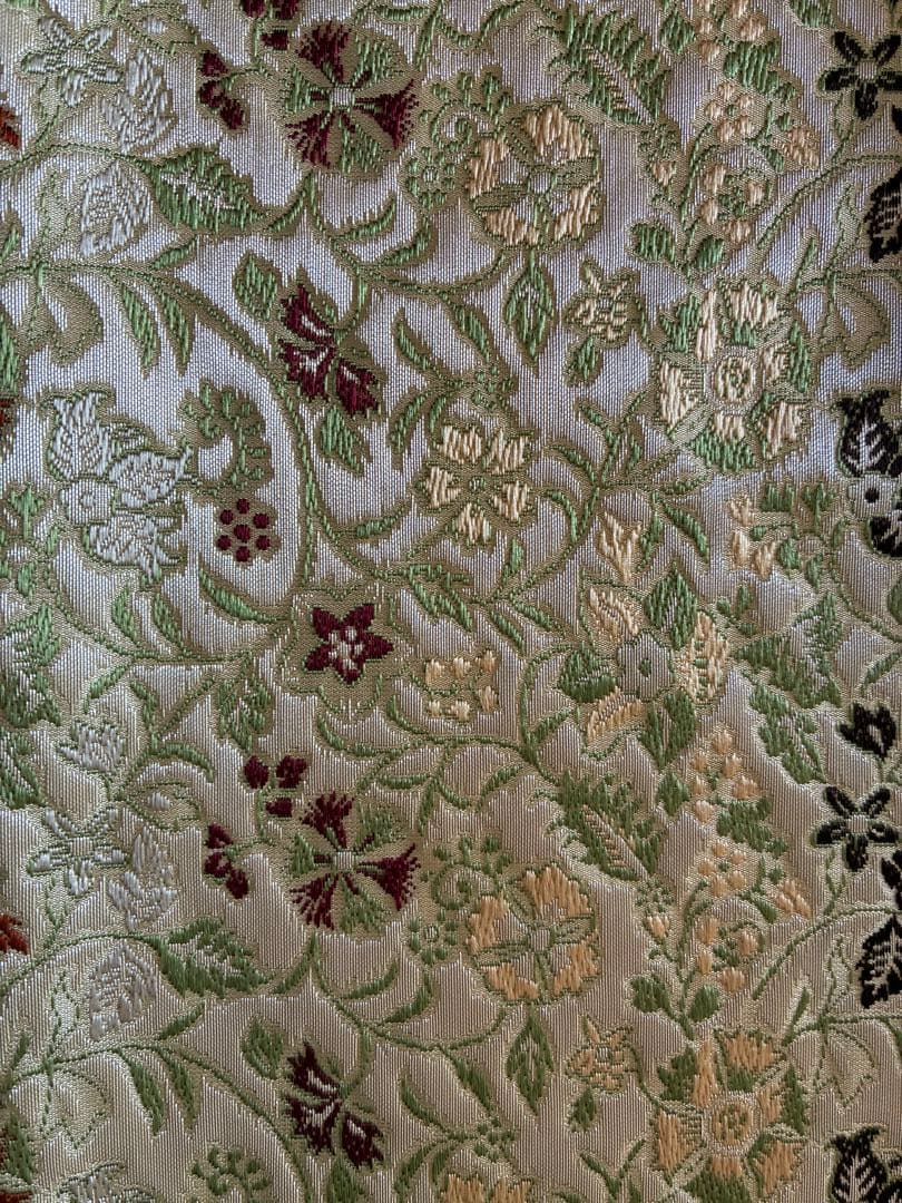 花柄刺繍 テーブルセンター 約30cm x 75cm