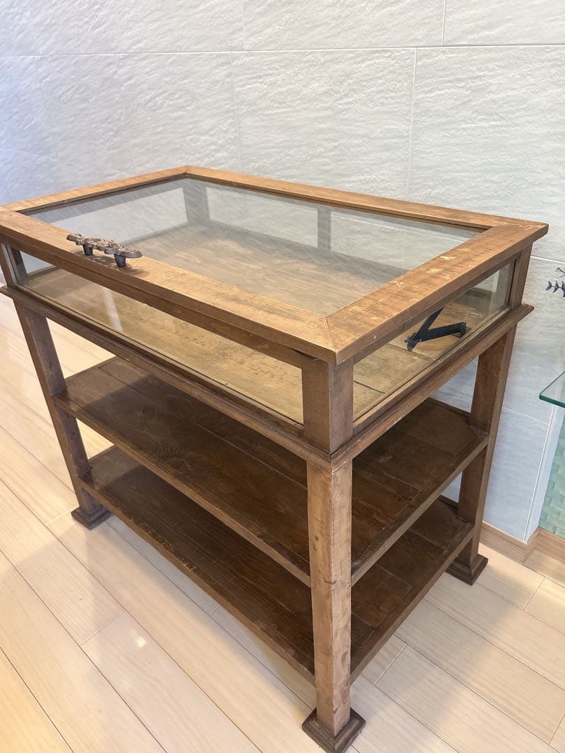 木製　アンティーク調ガラスショーケース　コレクション　ディスプレイ　ビンテージ風