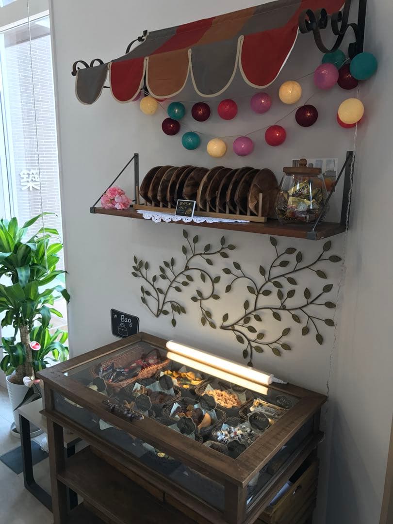 木製　アンティーク調ガラスショーケース　コレクション　ディスプレイ　ビンテージ風