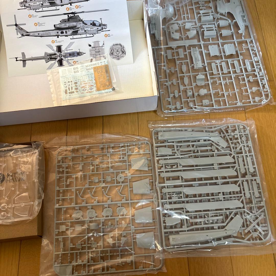 1/48 AH-1Z ヴァイパー ヘリコプター KITTY HAWK