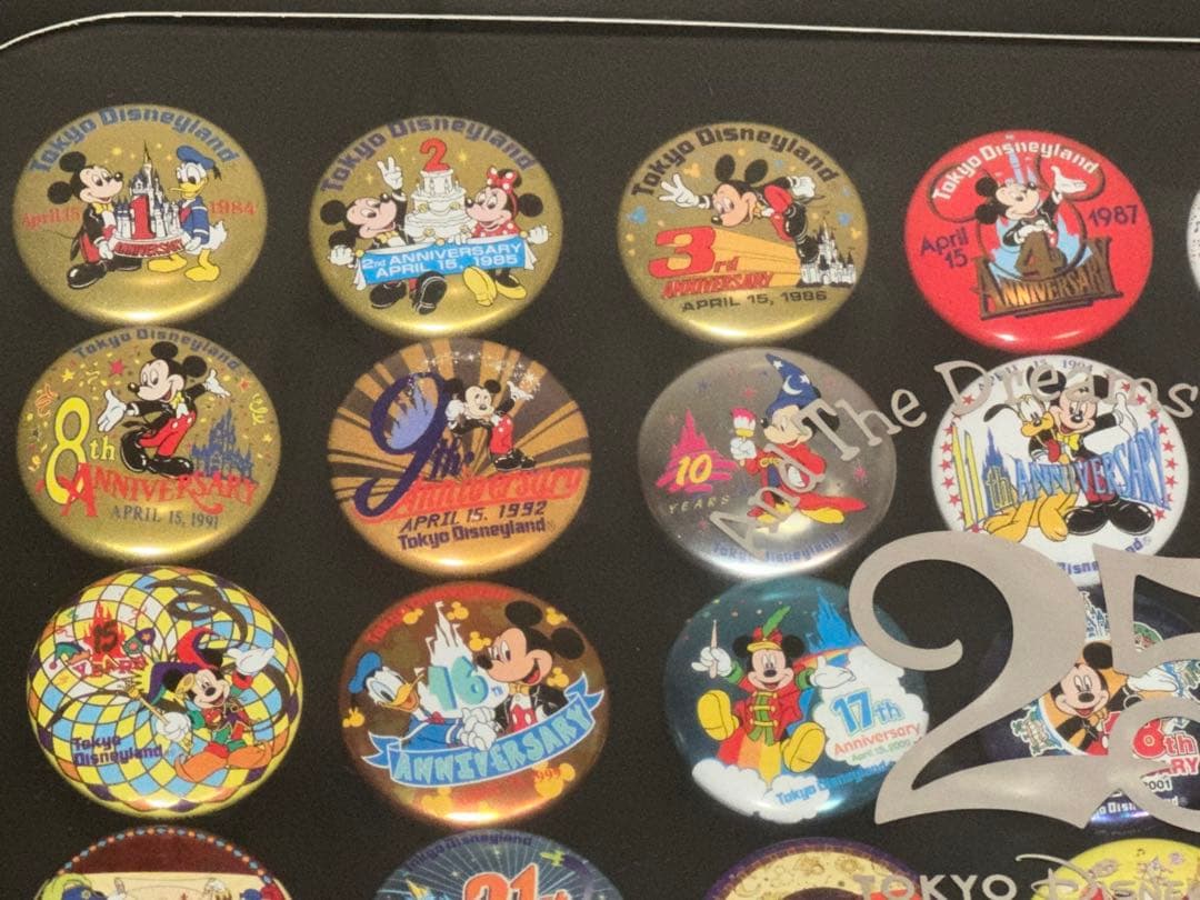 《新品未開封》TDR東京ディズニーリゾート 25周年 缶バッジコレクションBOX