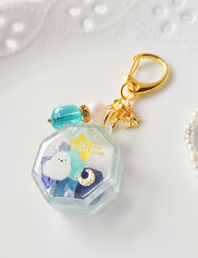 〈シャカシャカモールド・星屑〉シマエナガのバッグチャーム