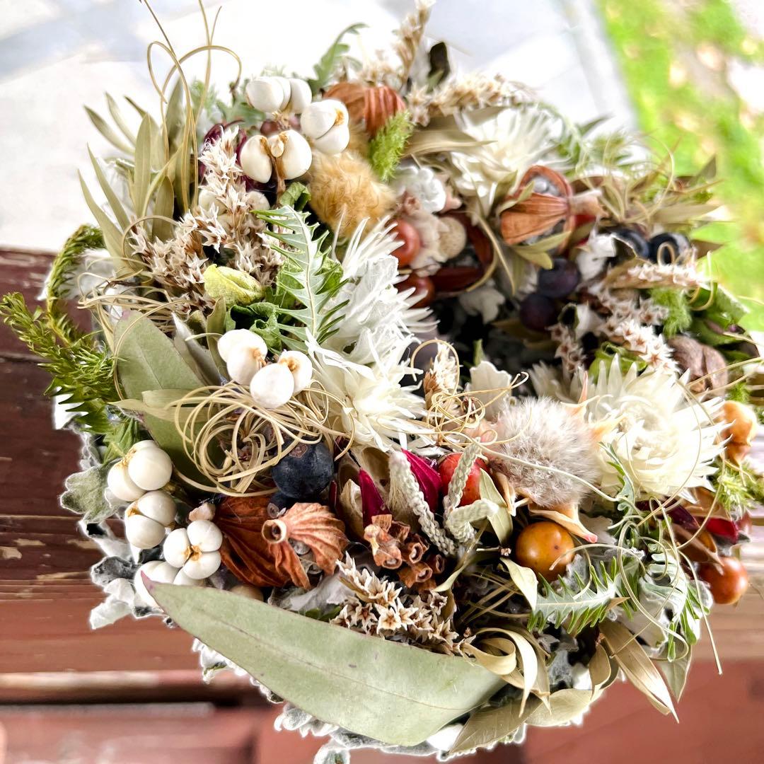 自然を切り取ったワンシーンの雰囲気のリース　ドライフラワーリース　母の日