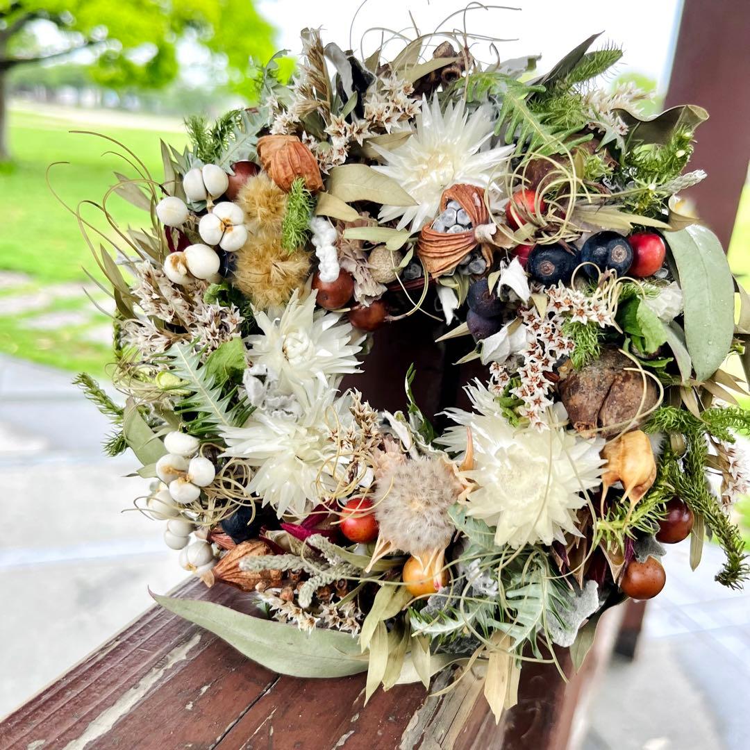 自然を切り取ったワンシーンの雰囲気のリース　ドライフラワーリース　母の日