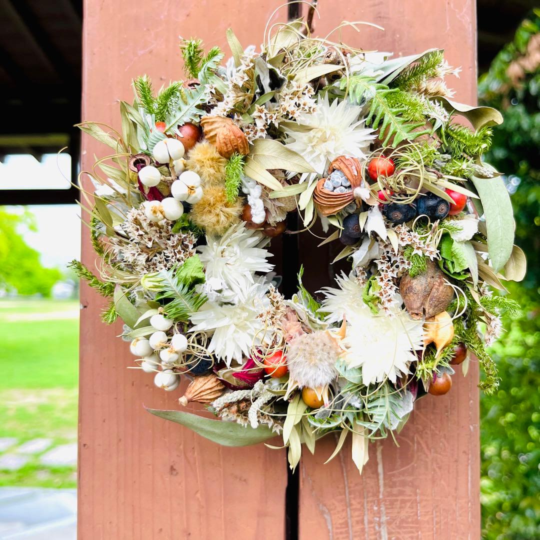 自然を切り取ったワンシーンの雰囲気のリース　ドライフラワーリース　母の日