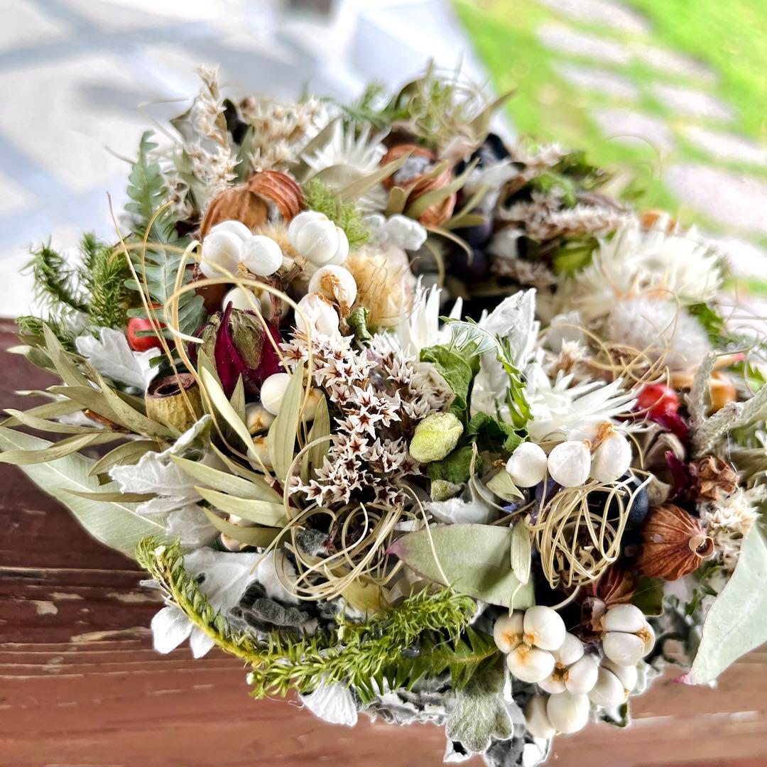 自然を切り取ったワンシーンの雰囲気のリース　ドライフラワーリース　母の日