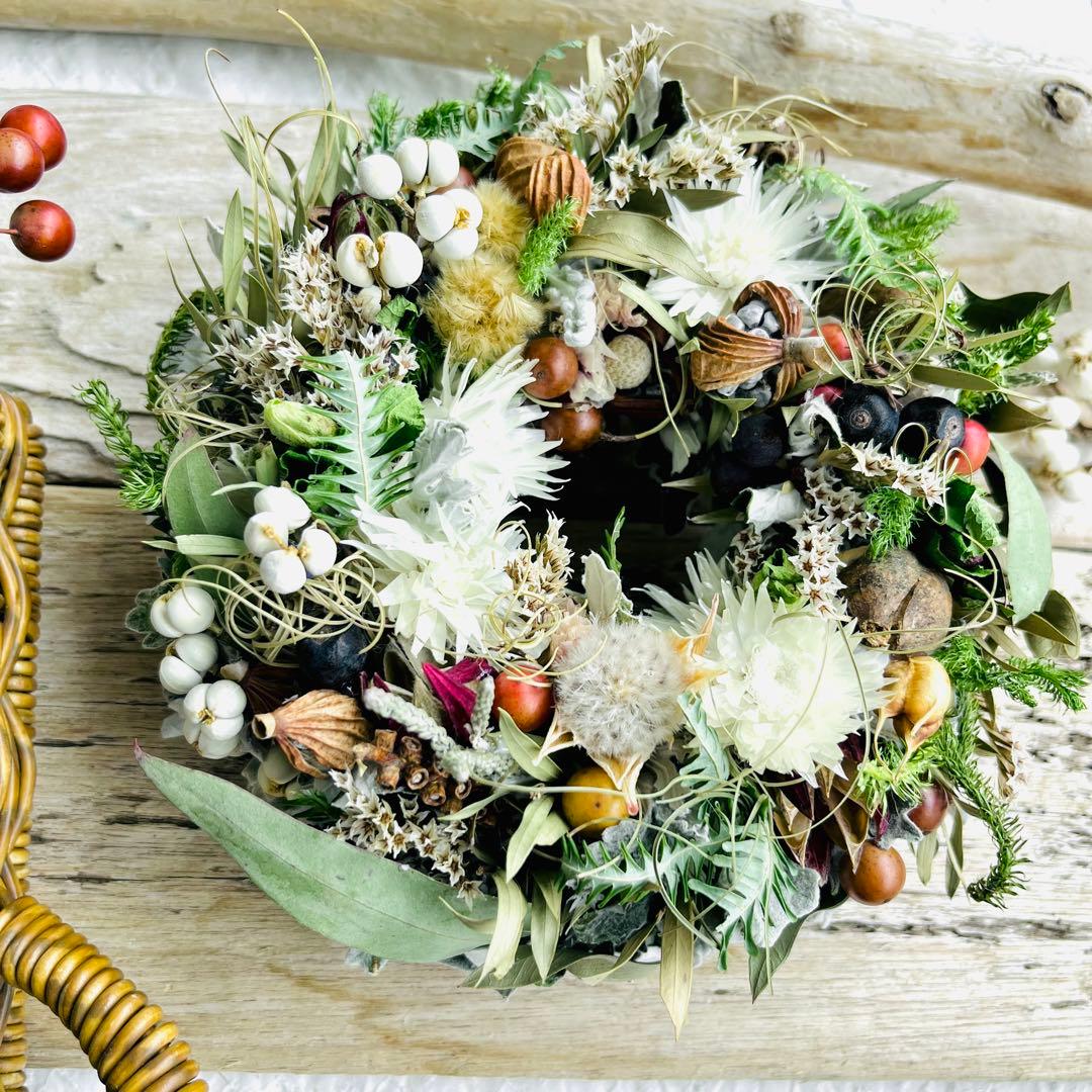 自然を切り取ったワンシーンの雰囲気のリース　ドライフラワーリース　母の日