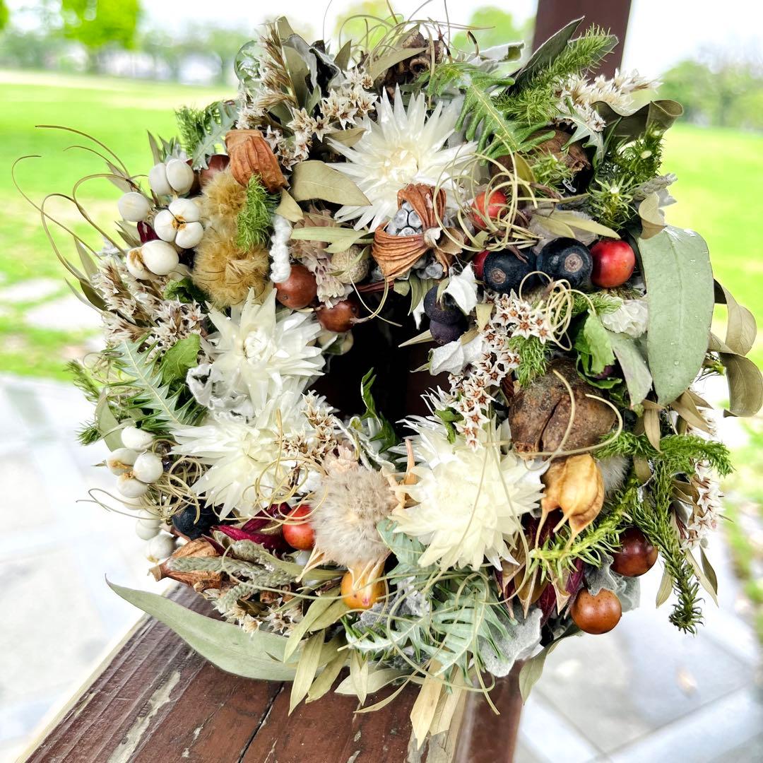 自然を切り取ったワンシーンの雰囲気のリース　ドライフラワーリース　母の日
