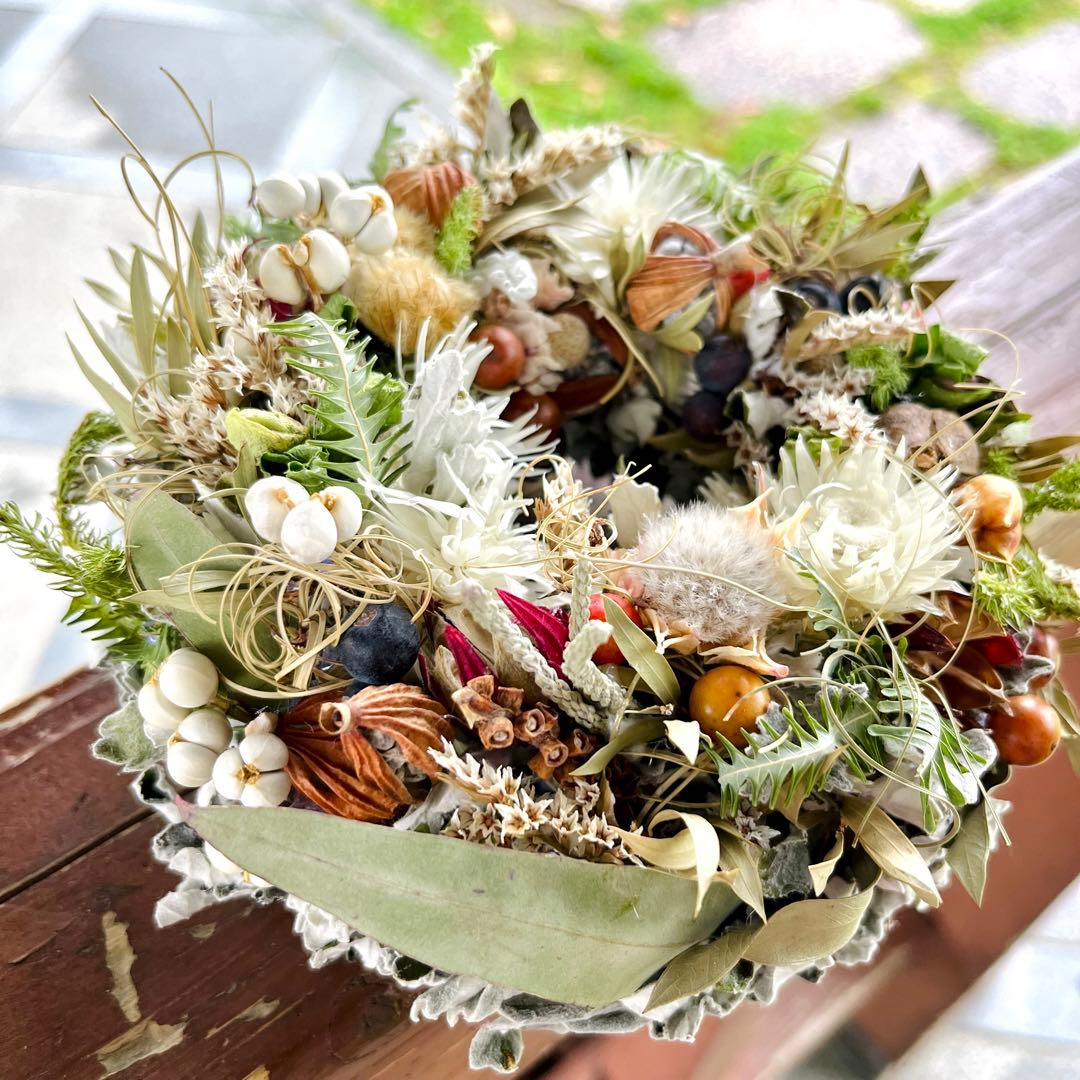 自然を切り取ったワンシーンの雰囲気のリース　ドライフラワーリース　母の日