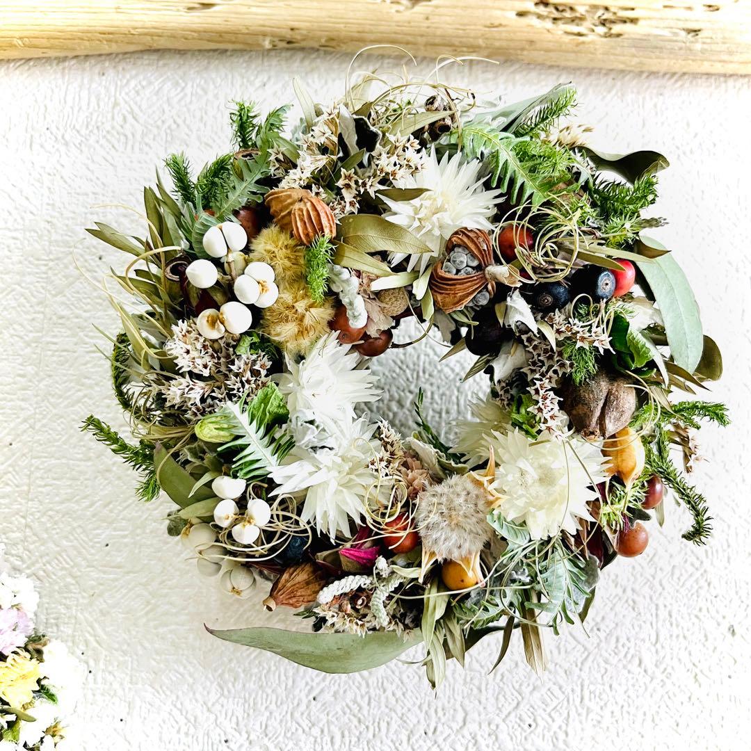 自然を切り取ったワンシーンの雰囲気のリース　ドライフラワーリース　母の日