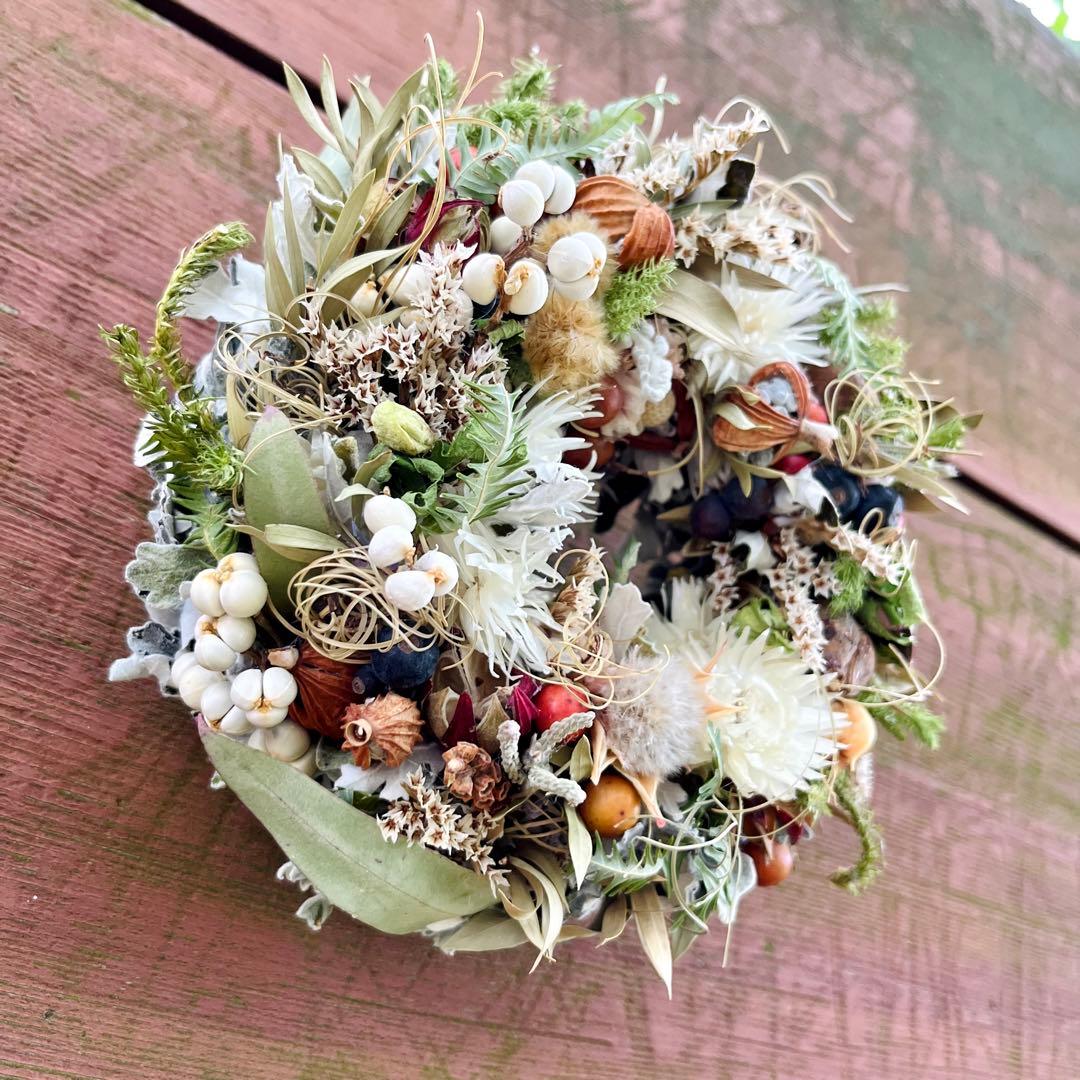 自然を切り取ったワンシーンの雰囲気のリース　ドライフラワーリース　母の日