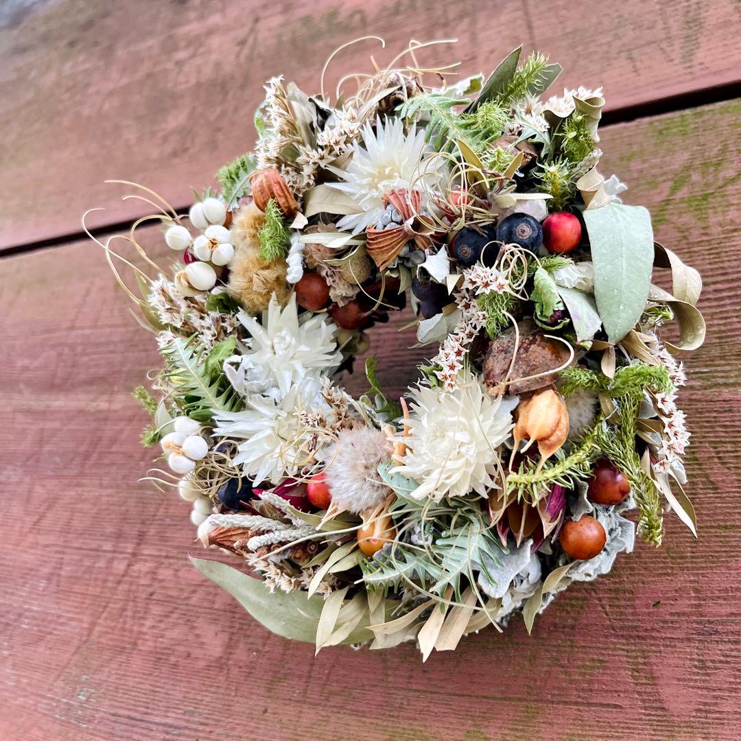 自然を切り取ったワンシーンの雰囲気のリース　ドライフラワーリース　母の日