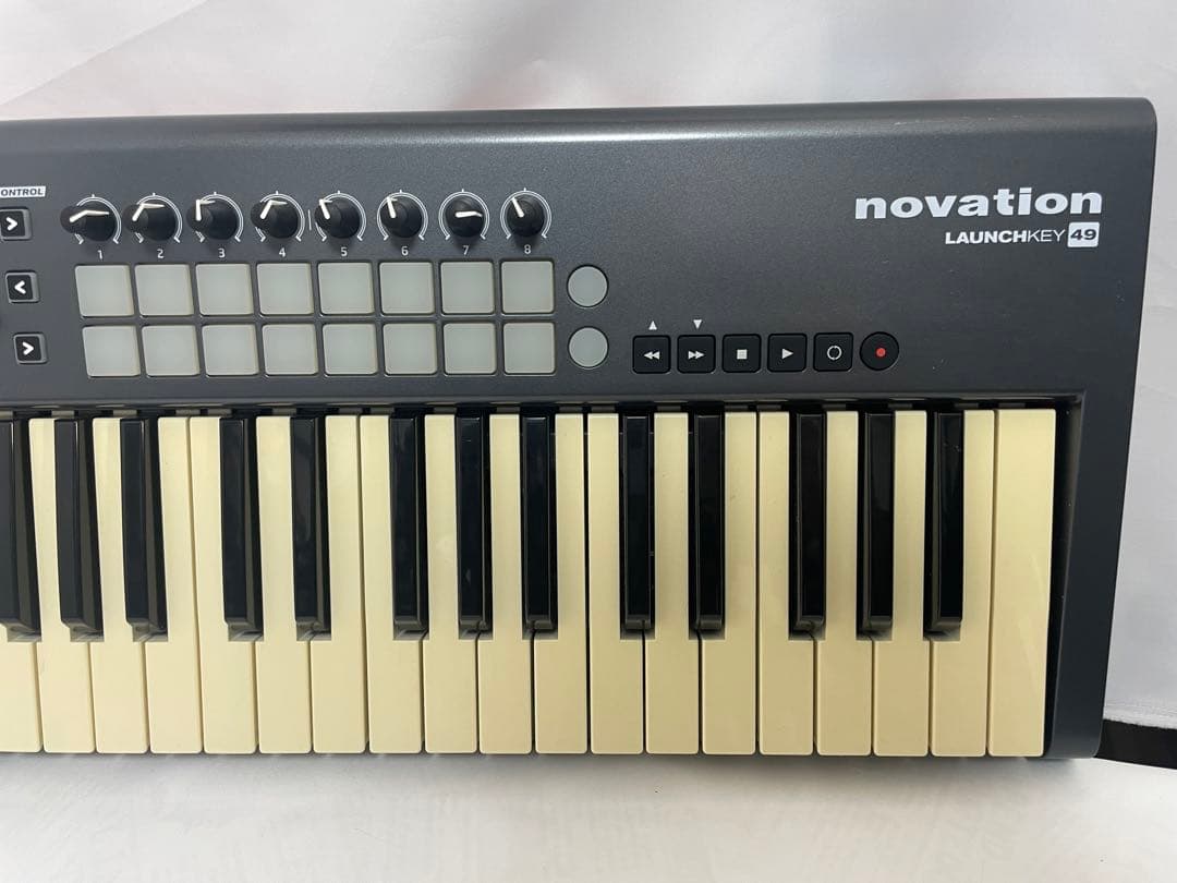 NOVATION Launchkey 49 MIDIキーボード　#a86