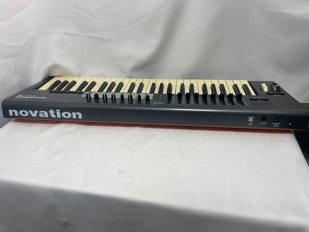 NOVATION Launchkey 49 MIDIキーボード　#a86