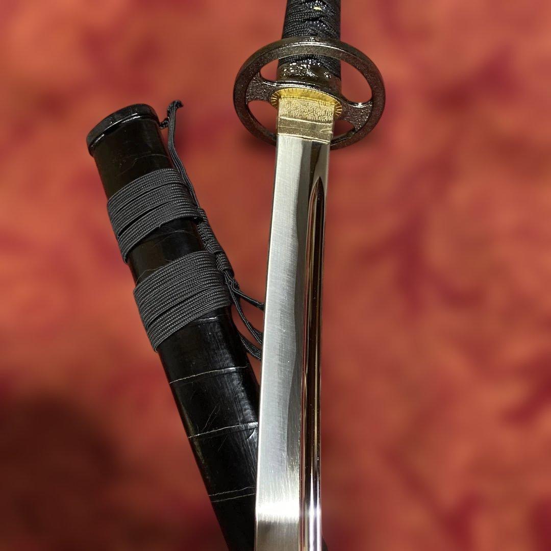 高級模造刀 黒柄黒鮫皮 鉄地海鼠透し丸鍔 斜め巻黒鞘