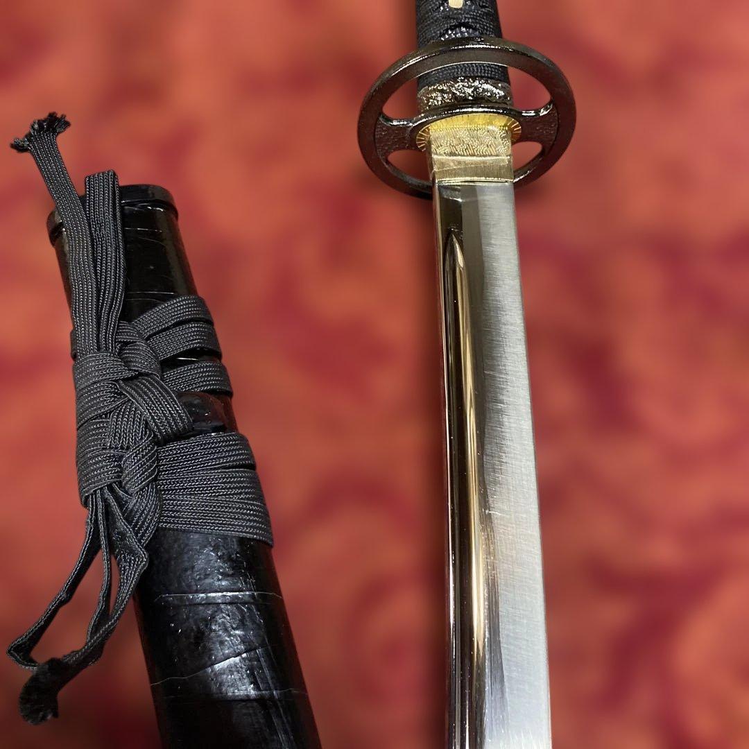 高級模造刀 黒柄黒鮫皮 鉄地海鼠透し丸鍔 斜め巻黒鞘