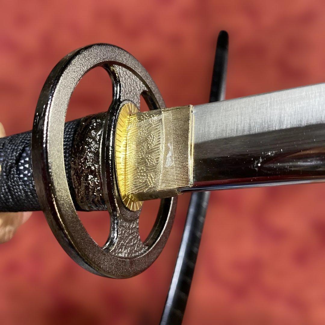 高級模造刀 黒柄黒鮫皮 鉄地海鼠透し丸鍔 斜め巻黒鞘