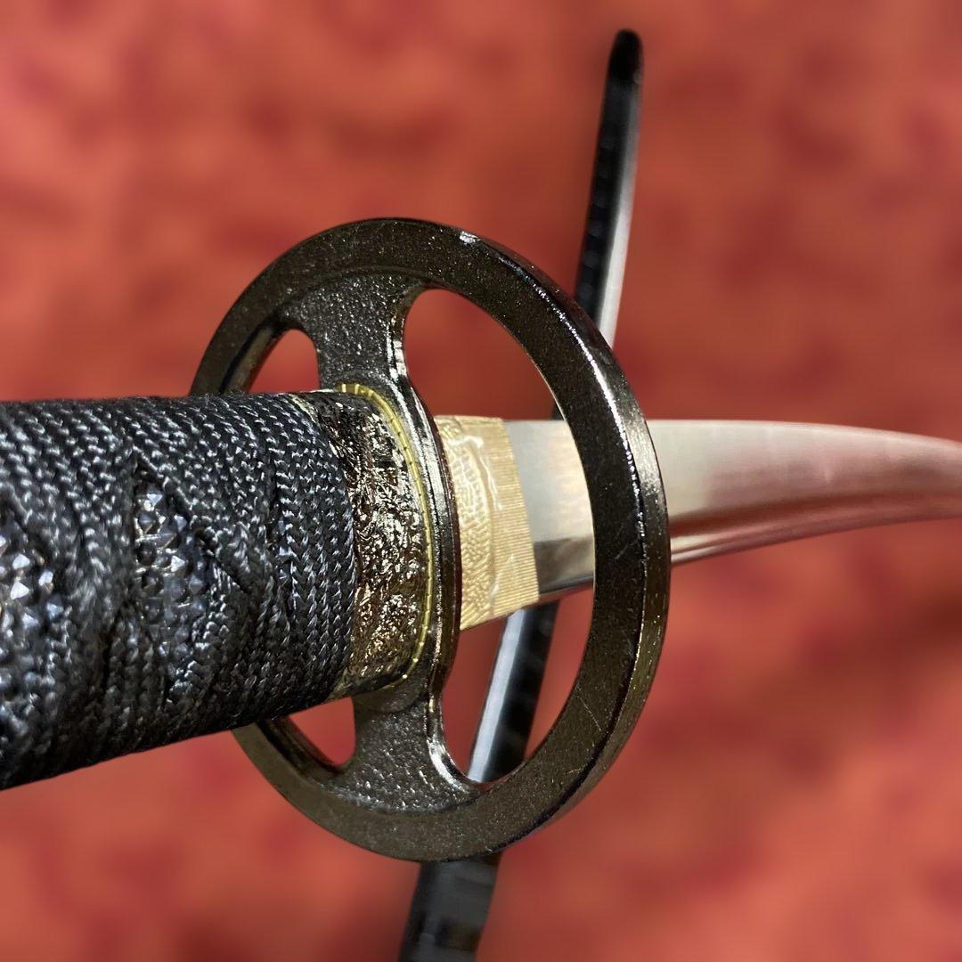 高級模造刀 黒柄黒鮫皮 鉄地海鼠透し丸鍔 斜め巻黒鞘