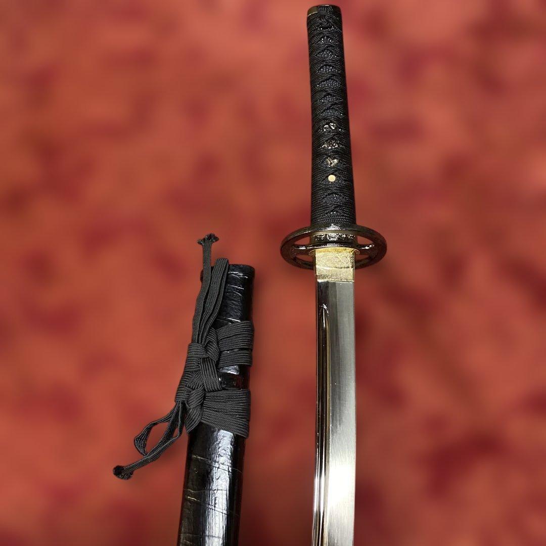 高級模造刀 黒柄黒鮫皮 鉄地海鼠透し丸鍔 斜め巻黒鞘