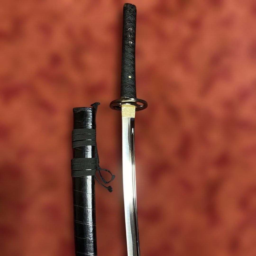 高級模造刀 黒柄黒鮫皮 鉄地海鼠透し丸鍔 斜め巻黒鞘