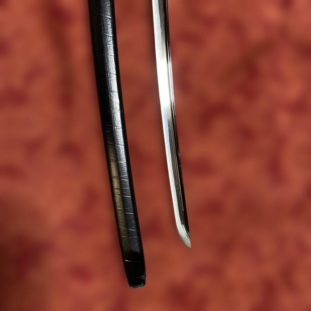 高級模造刀 黒柄黒鮫皮 鉄地海鼠透し丸鍔 斜め巻黒鞘