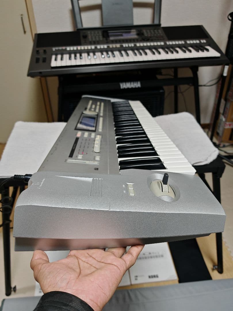 KORG Triton Le 61key シンセサイザー
