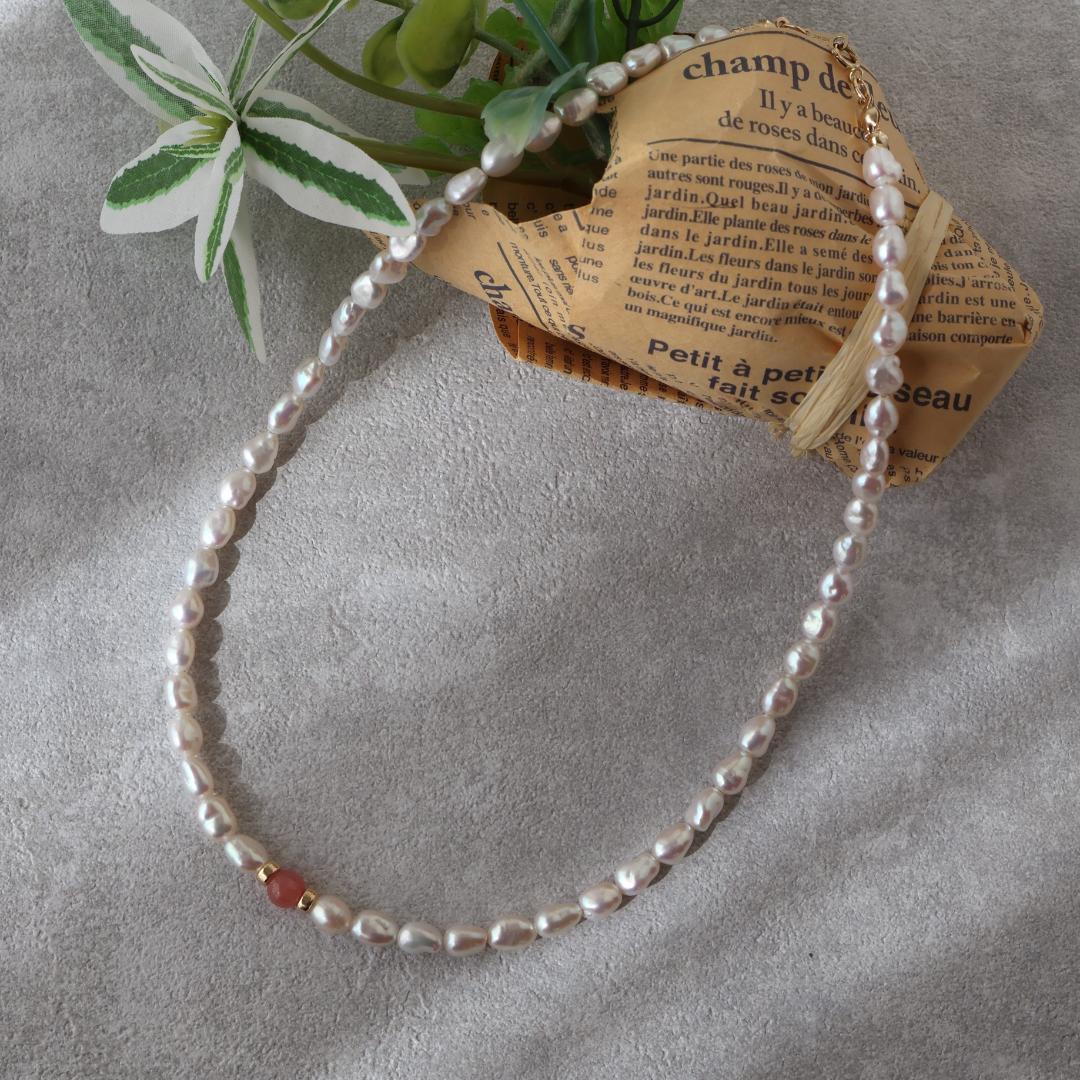 パールとインカローズのネックレス　春夏　カジュアル　きれいめ　高品質　ケシ