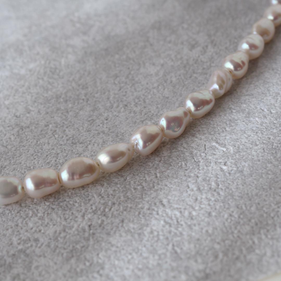 パールとインカローズのネックレス　春夏　カジュアル　きれいめ　高品質　ケシ