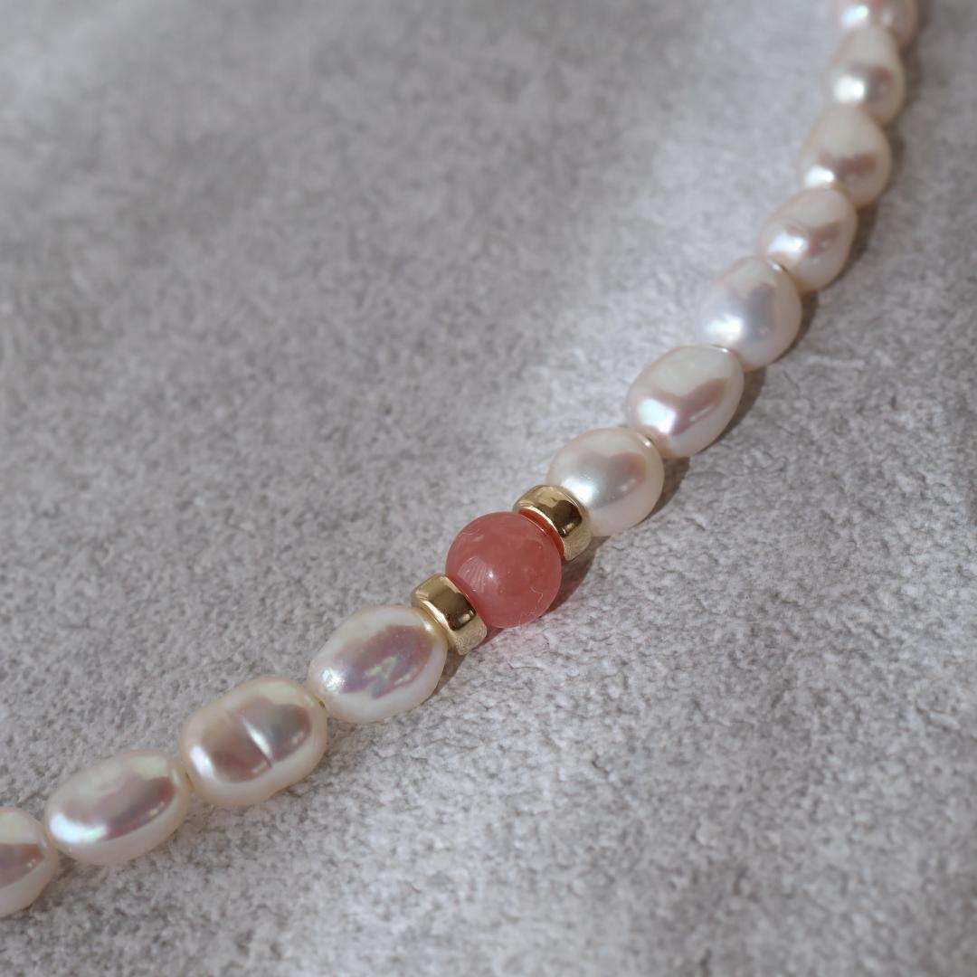 パールとインカローズのネックレス　春夏　カジュアル　きれいめ　高品質　ケシ