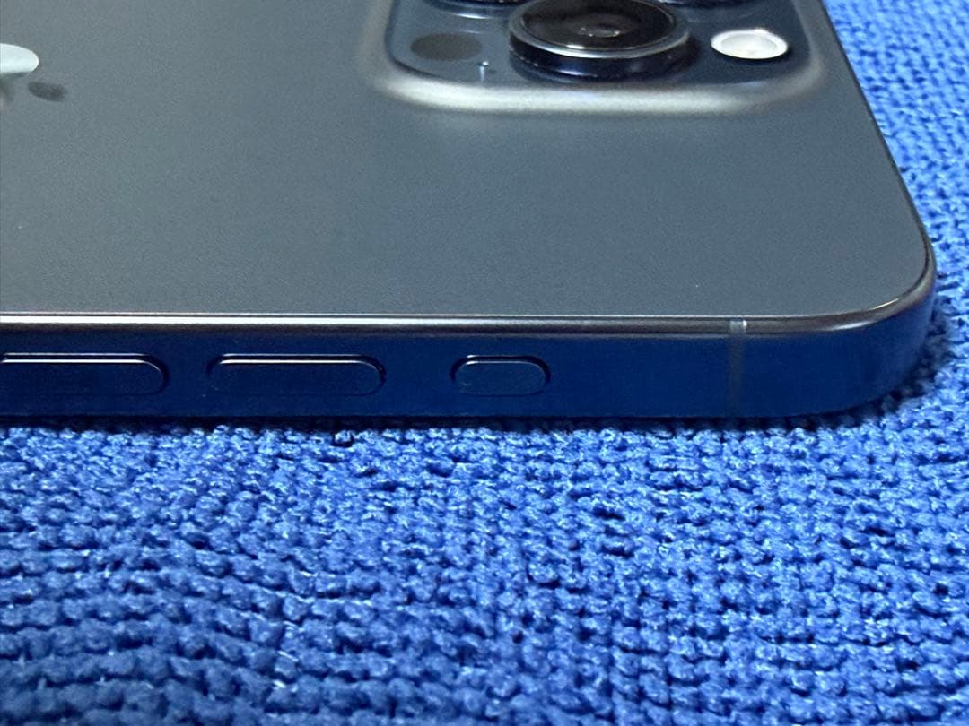 iPhone 15 Pro Max 512GB バッテリー容量100%