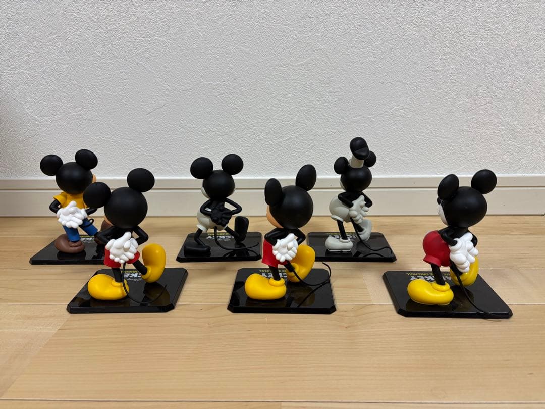 ディズニー　歴代ミッキーマウス　フィギュア　6種類